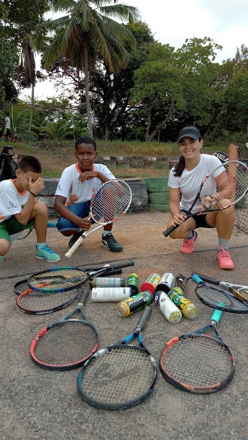 Visita de amigos do Instituto Viver Cassange